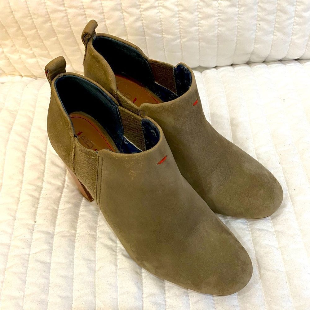 ED Ellen Degeneres Mahoney Heel Booties Women Size 7.5